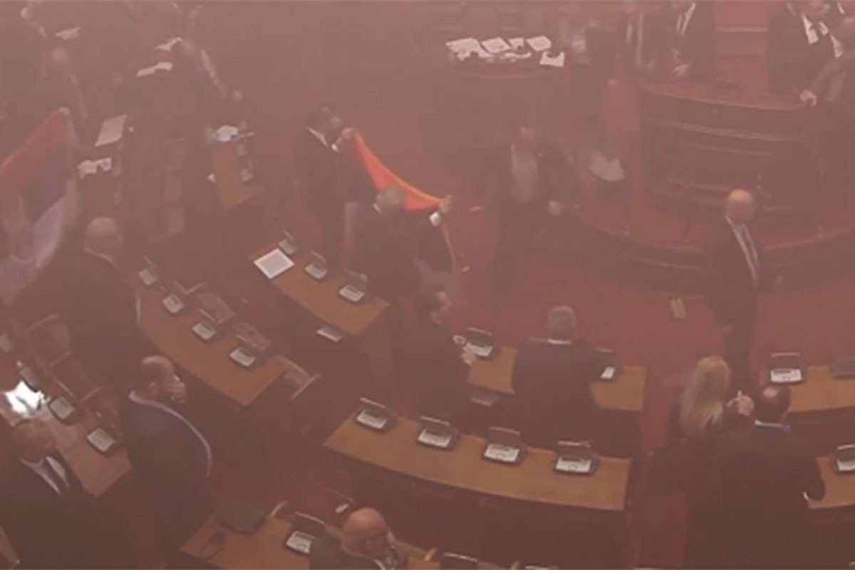 Jedna poslanica povrijeđena, drugoj pozlilo (VIDEO)