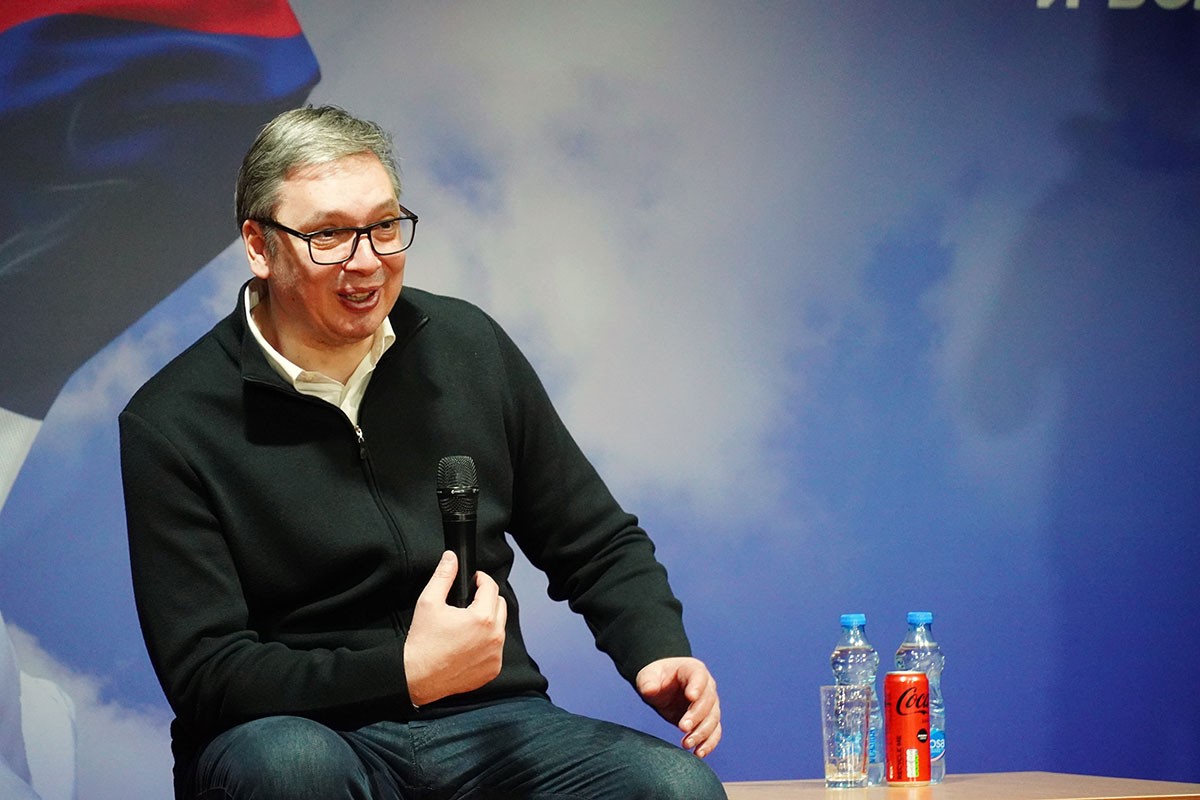 Vučić o protestima: To je obojena revolucija, država će pobijediti