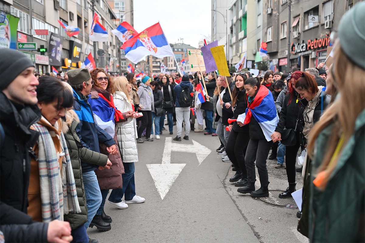 Studenti ne odustaju, iz više pravaca pješače ka Beogradu na veliki skup 15. marta