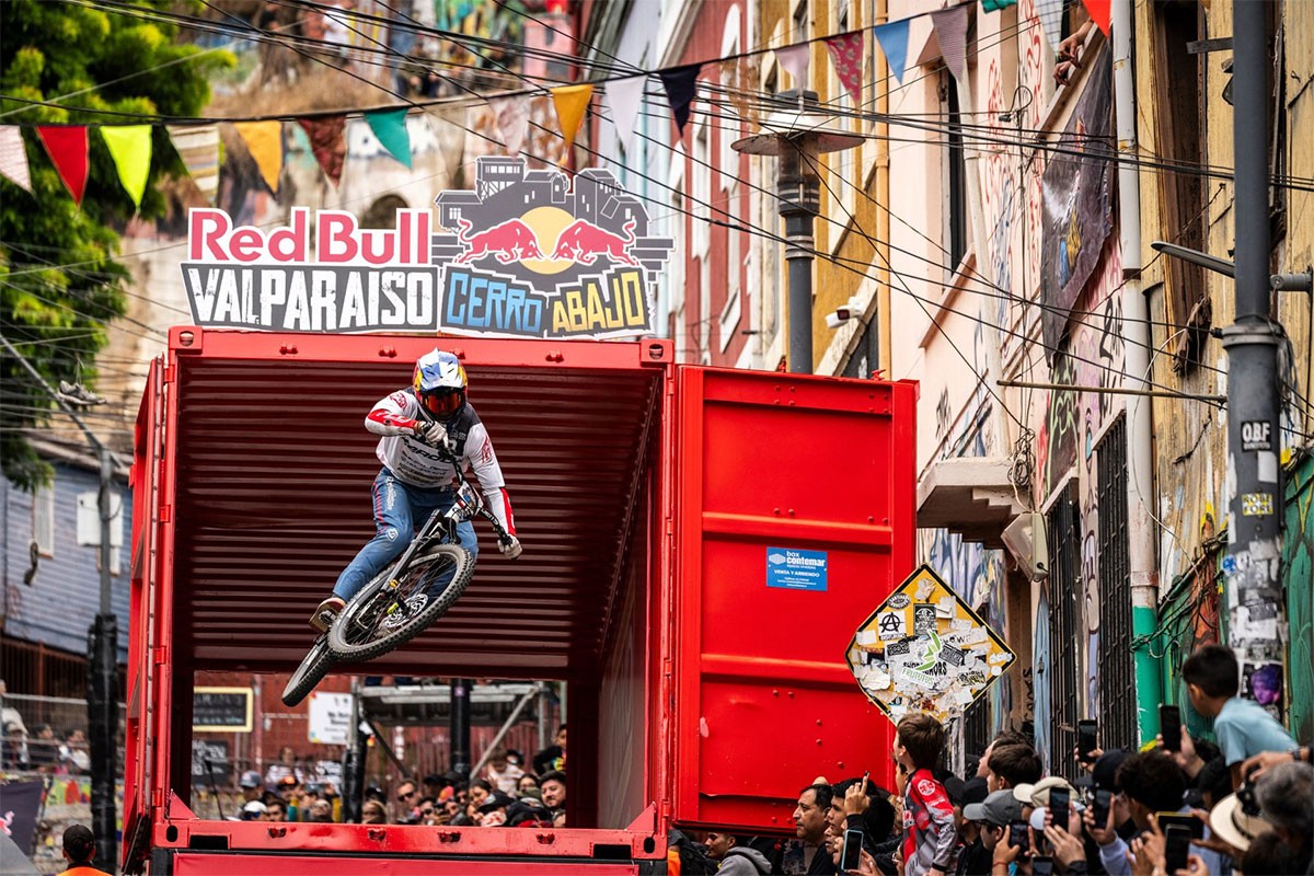 Tomaš Slavik četvrti put slavio na trci Red Bull Valparaiso Cerro Abajo