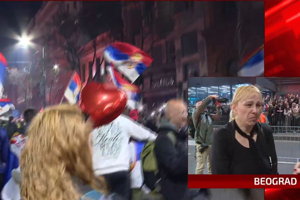 Majka koja je izgubila sina u padu nadstrešnice u suzama dočekala studente (VIDEO)
