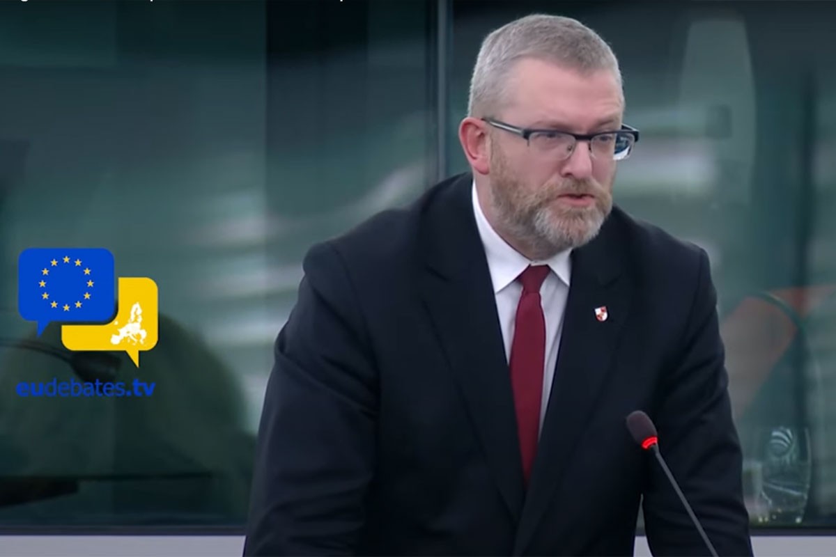 Poljski poslanik u EP izazvao incident, do oktobra mu zabranili da učestvuje u sjednicama