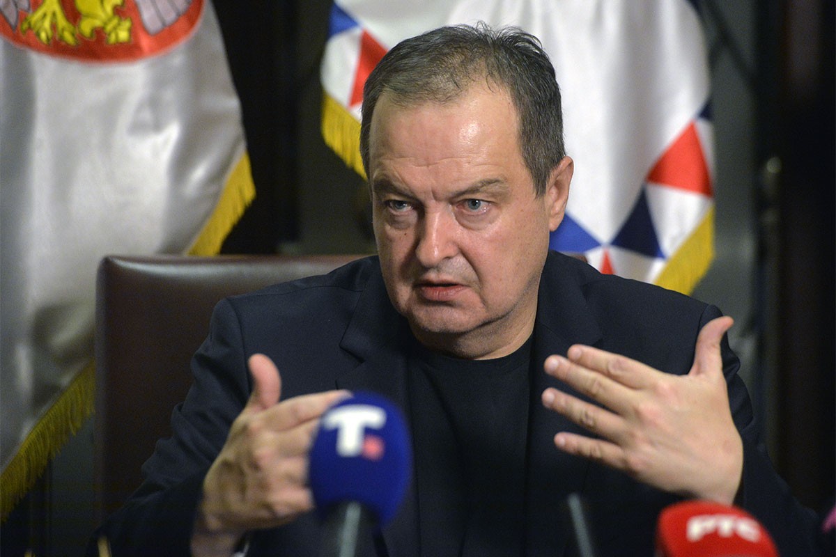 Dačić reagovao nakon tvrdnji da je na protestu upotrijebljen Vortex Ring Gun