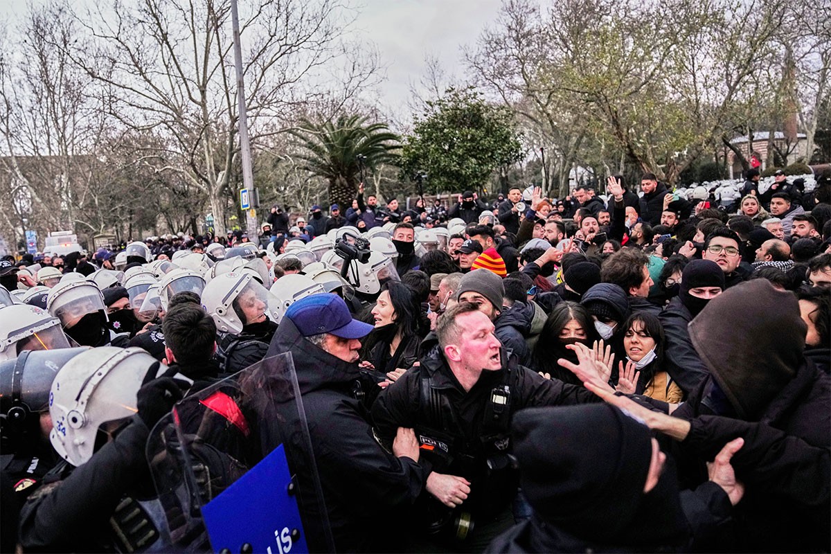Protest u Istanbulu: Policija spriječila probijanje do trga Taksima (FOTO)