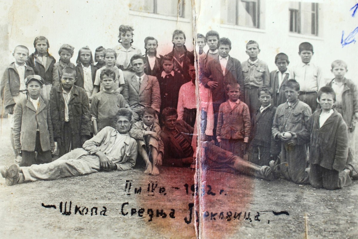 Stara fotografija simbol jednog vremena: Siromašni, a srećni