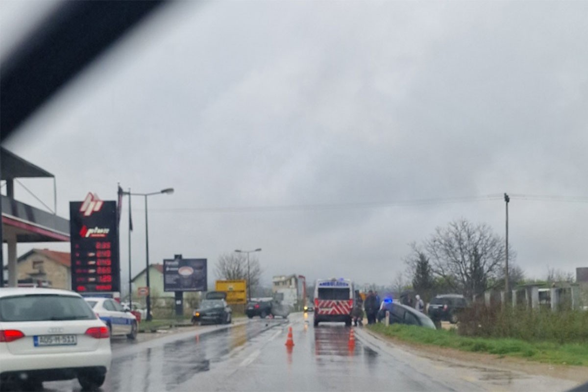 Sudar na putu Prijedor-Banjaluka: Povrijeđene dvije osobe
