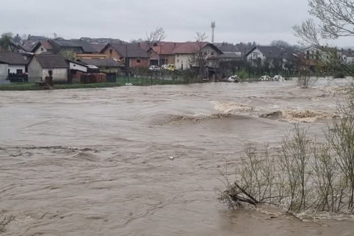 U banjalučkom naselju Priječani više domaćinstava odsječeno od grada (VIDEO)