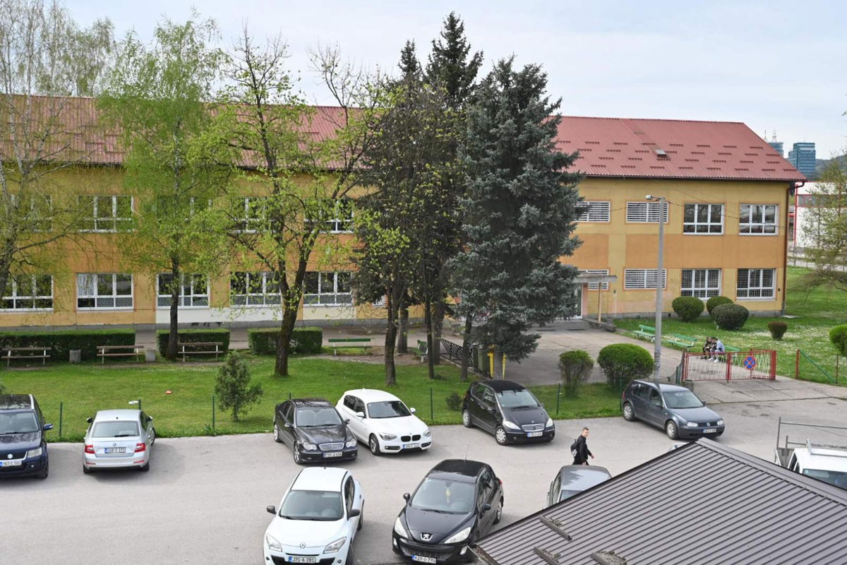 U skoro svim srednjim školama u Banjaluci obustavljena nastava