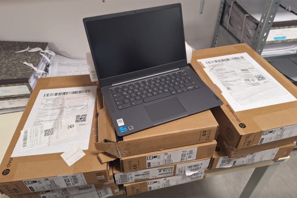 Privremeno oduzeti laptopi, telefoni i pametni satovi (FOTO)
