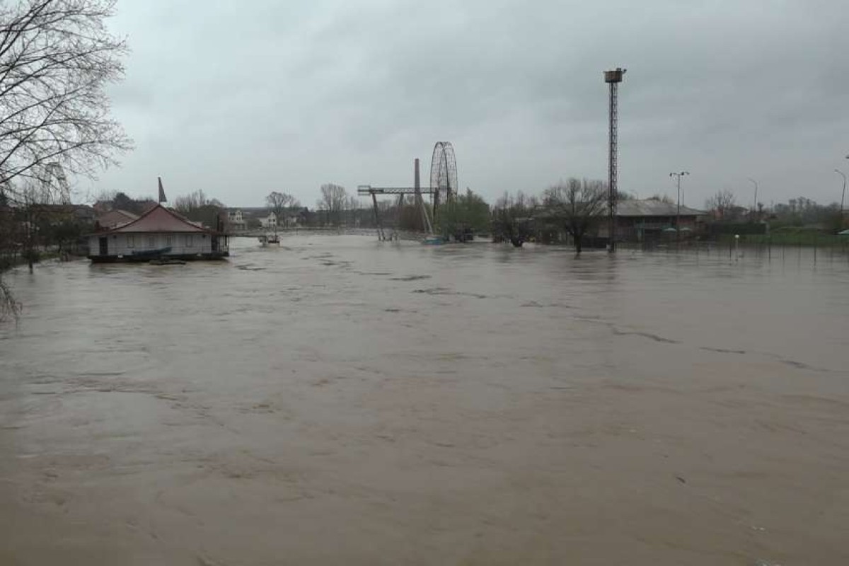 Poplave u Srebreniku, aktivirano nekoliko klizišta