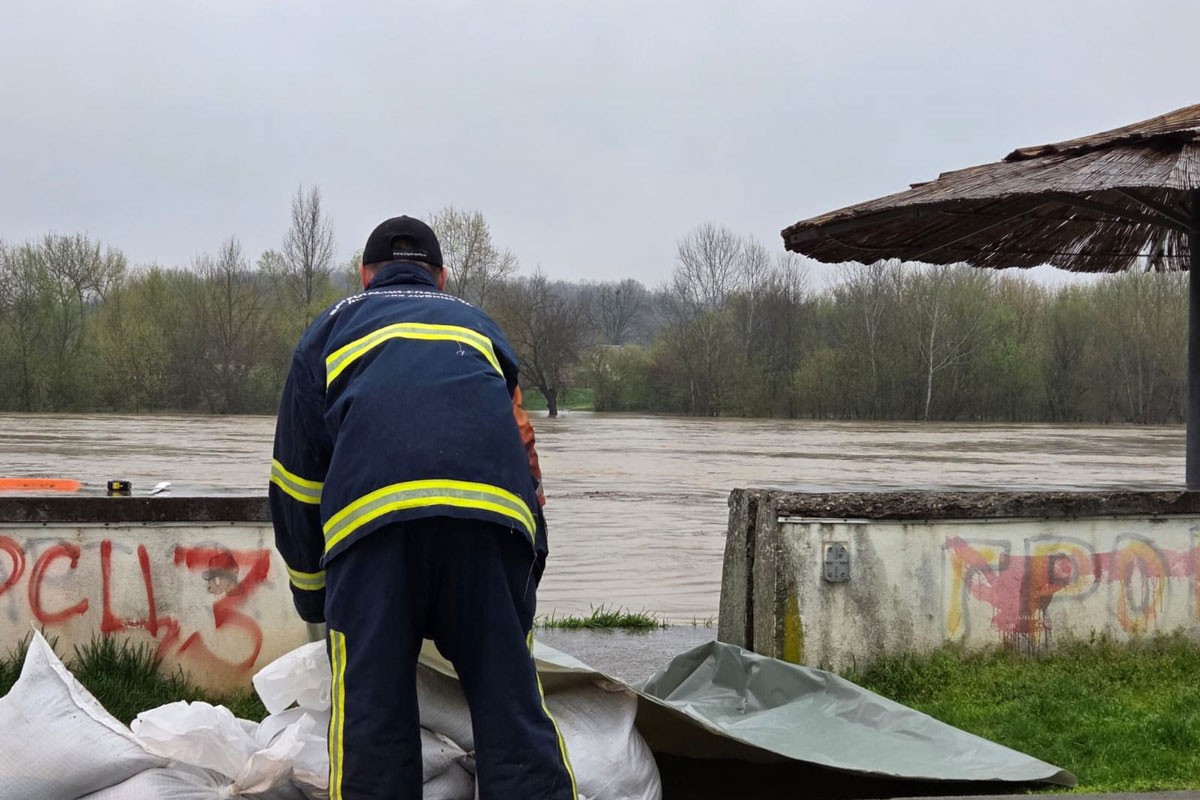 Štab za vanredne situacije naredio hitnu intervenciju u Kozarskoj Dubici
