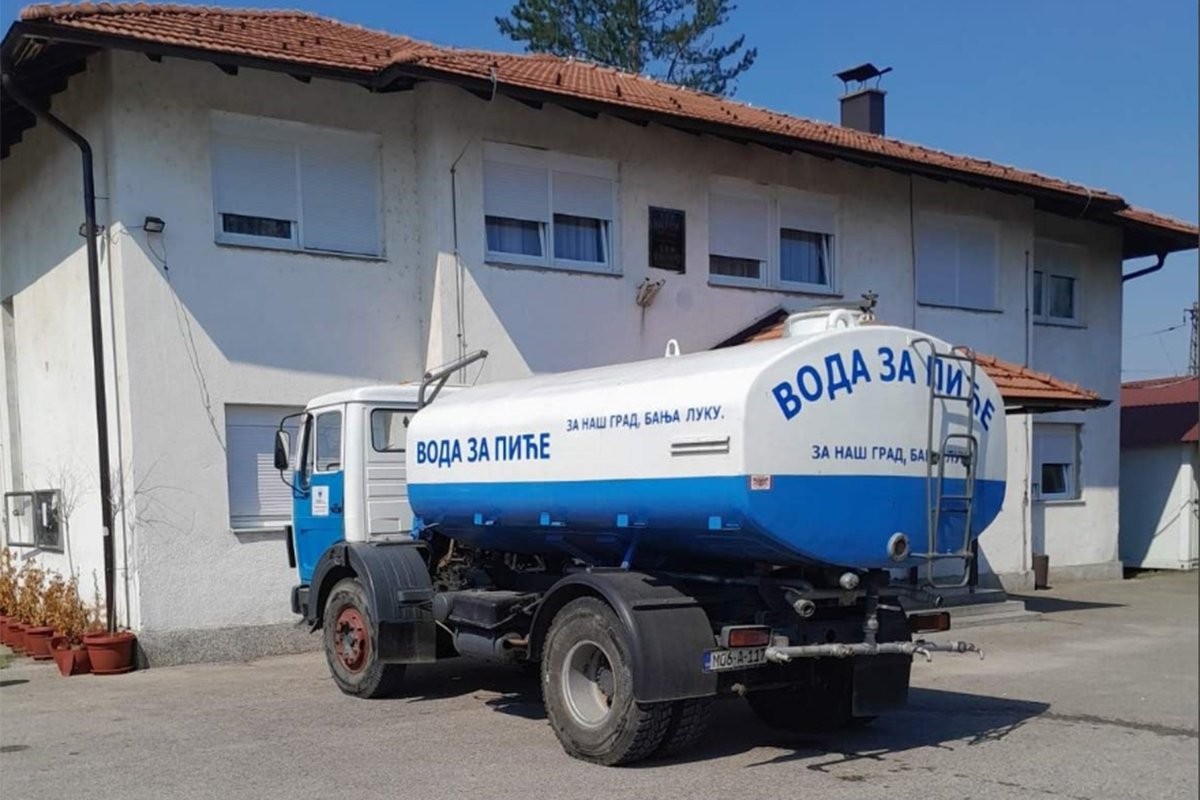 Cisterna sa pitkom vodom stiže u Bronzani Majdan