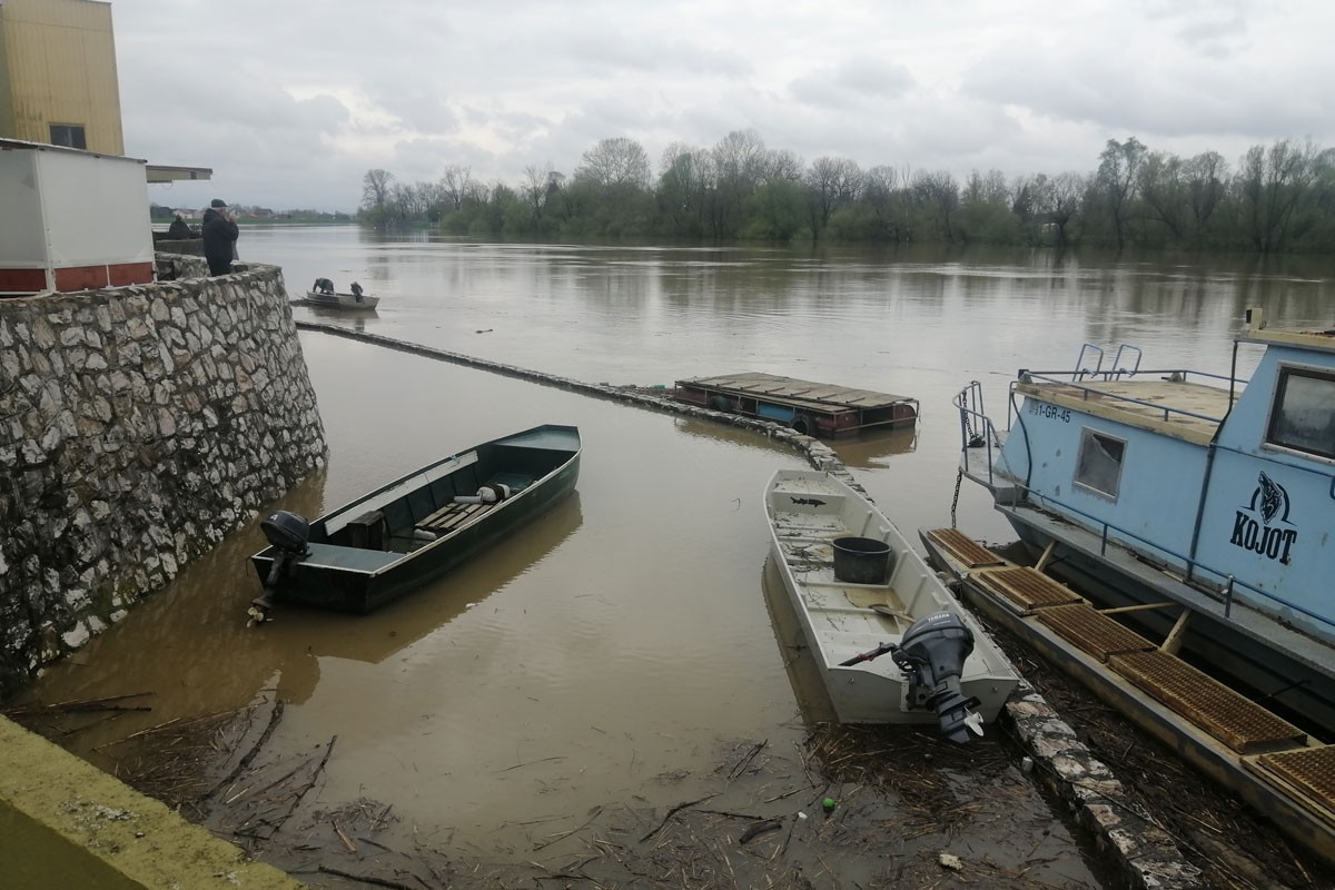 Porušeno deset mostova u Potkozarju