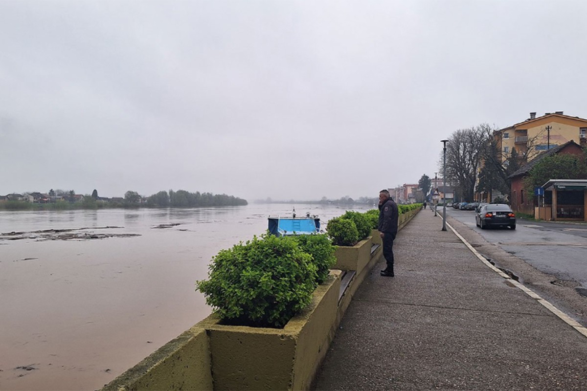 Sava u blagom porastu