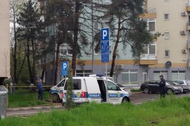 Tijelo muškarca pronađeno ispred zgrade u Brčkom (FOTO)