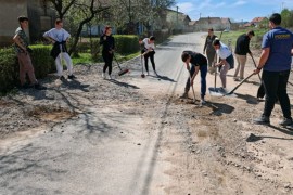 Mladi volonteri priskočili u pomoć poplavljenima