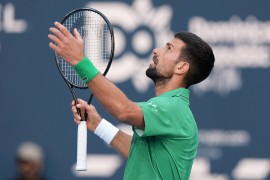 (UŽIVO) Novak spasio meč loptu