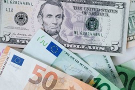 Evro najsnažniji u odnosu na dolar za više od tri godine