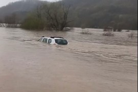 Šumari se jedva izvukli iz bujice, spasili ih mještani