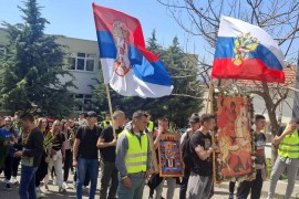 Trebinjski srednjoškolci u krsnom hodu do manastira Svetog Đorđa