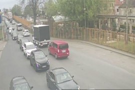 Gužve na graničnim prelazima u BiH, na jednom oštećen most