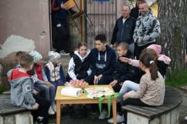 Najmlađi na kreativnoj radionici šarali jaja