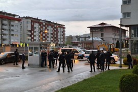 Milorad Dodik i dalje u zgradi Vlade u Lukavici, jake policijske snage ...