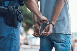 Hrvatska policija privodila muškarca, on se opirao pa umro