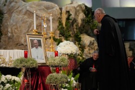 Zatvoren kovčeg pape Franje, očekuje se više od 200.000 ljudi na ...