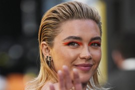 Lopovi uništili kombi glumice Florens Pju tokom premijere filma u ...