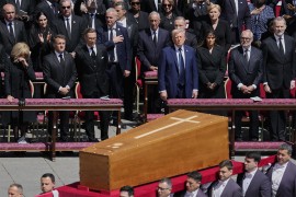 Zelenski i Tramp na meti osuda: Jesu li ispoštovali kodeks oblačenja ...