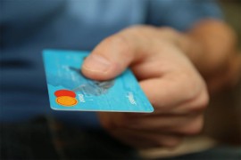 Optužen da je sa tuđe kartice sebi uplatio oko 4.000 maraka za ...