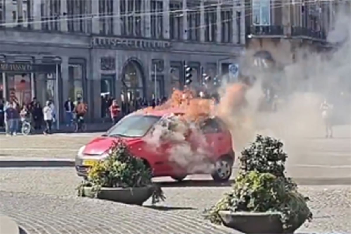 Uhapšen muškarac u Amsterdamu, sumnja se da je izazvao eksploziju automobila (VIDEO)