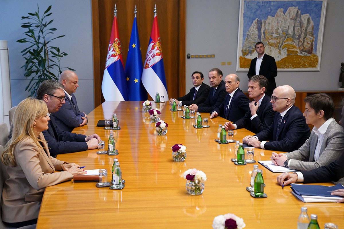Vučić: U subotu ime mandatara, SNS se dvoumi
