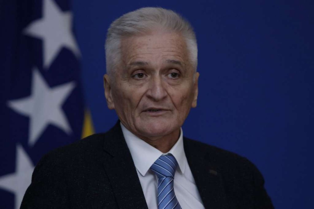 Špirić dobio prijeteće poruke tokom hitne sjednice
