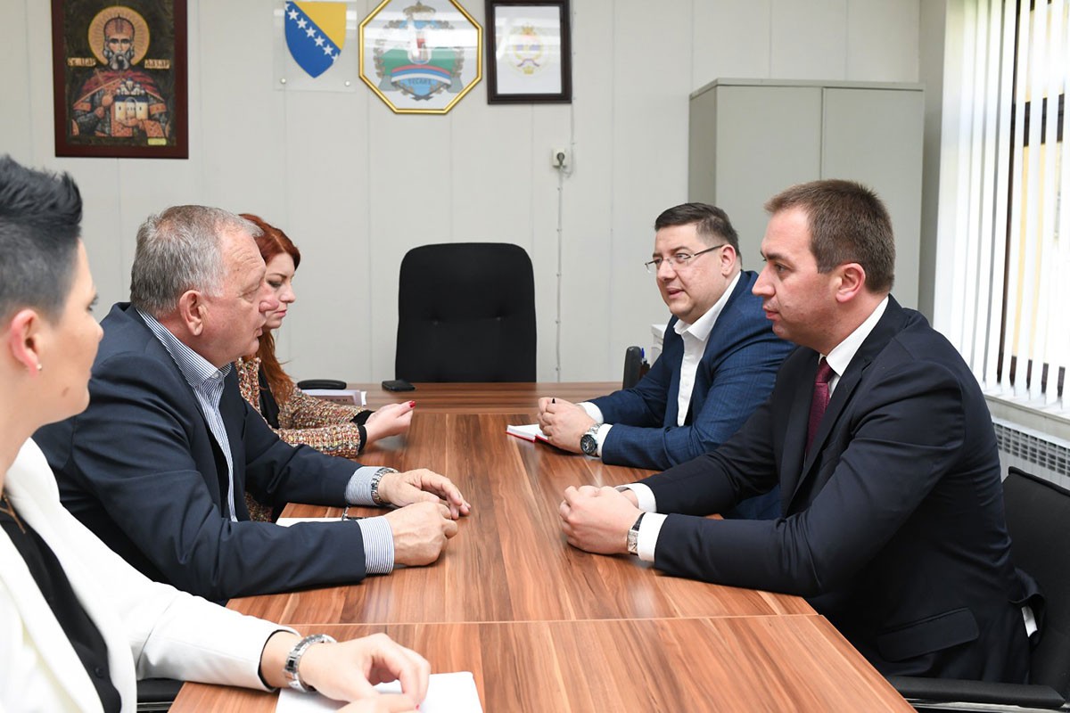 Selak u Tesliću: Podrška domaćoj privredi i dobijanju statusa grada