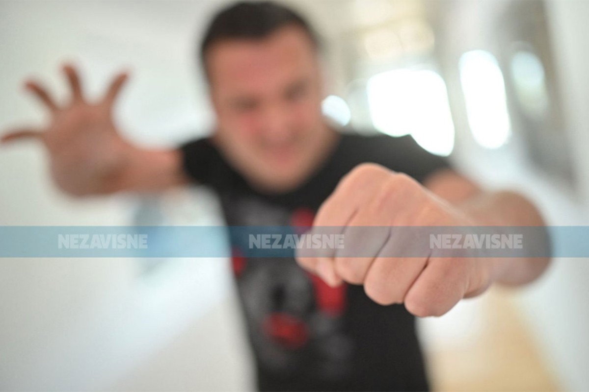 Vlasnik kafića u Trebinju udario gošću