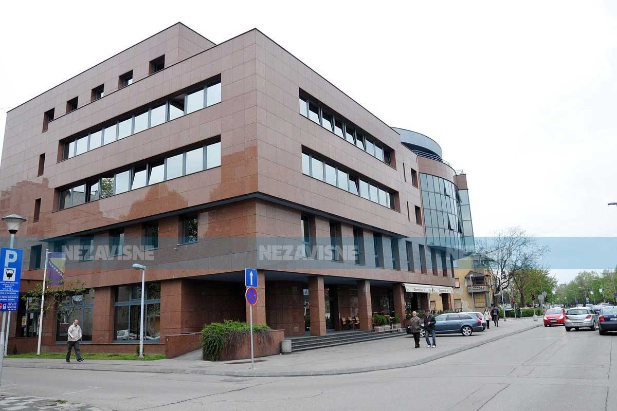 Šverceri ostali bez vibratora i bičeva (FOTO)