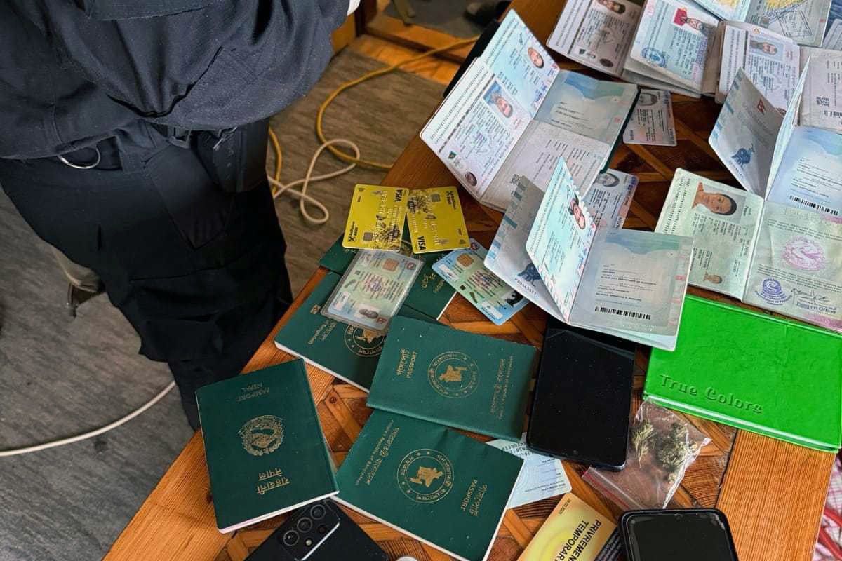 Razbijena mreža krijumčara u Sarajevu: Pakistanci pod istragom, pronađeno 200 dokumenata