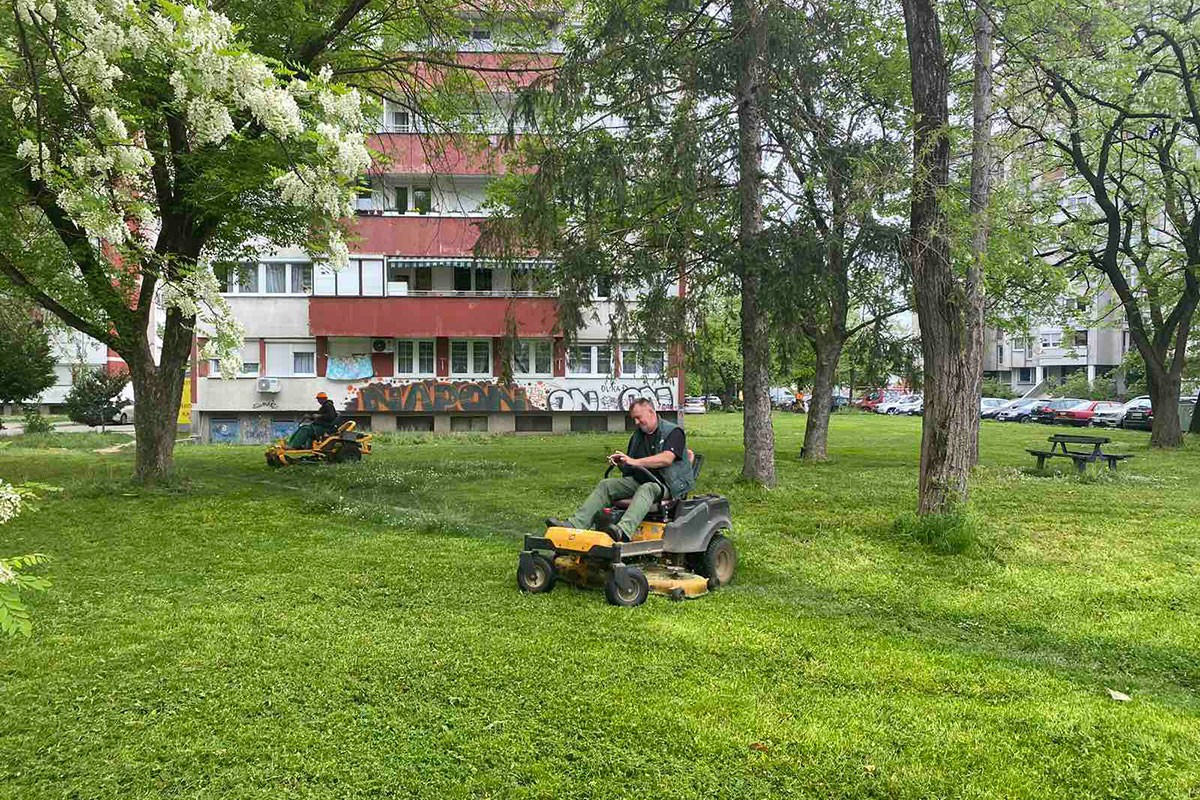 Košenje intenzivnije u susret predstojećim praznicima