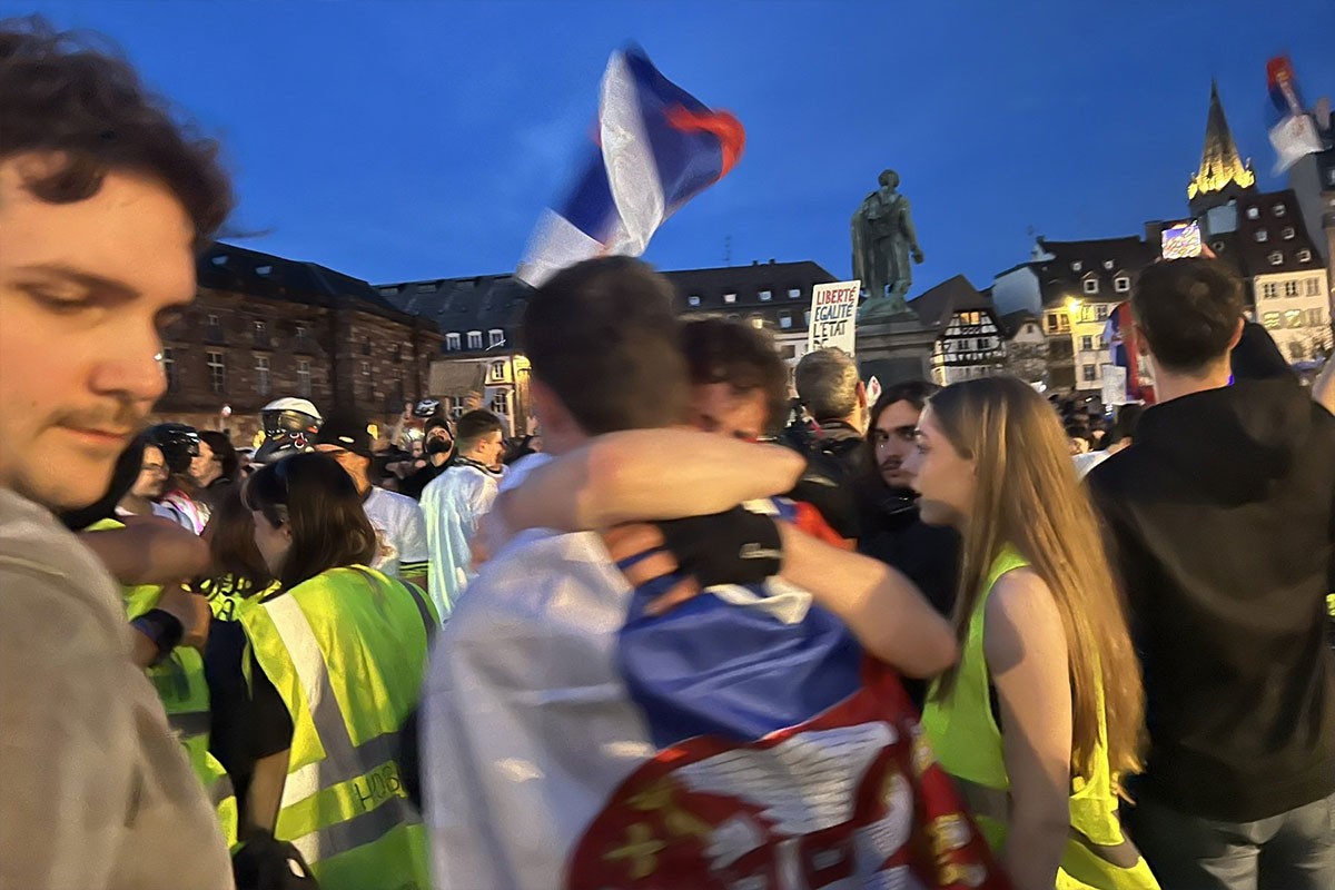 Studenti biciklisti stigli u Strazbur, pogledajte doček (VIDEO)