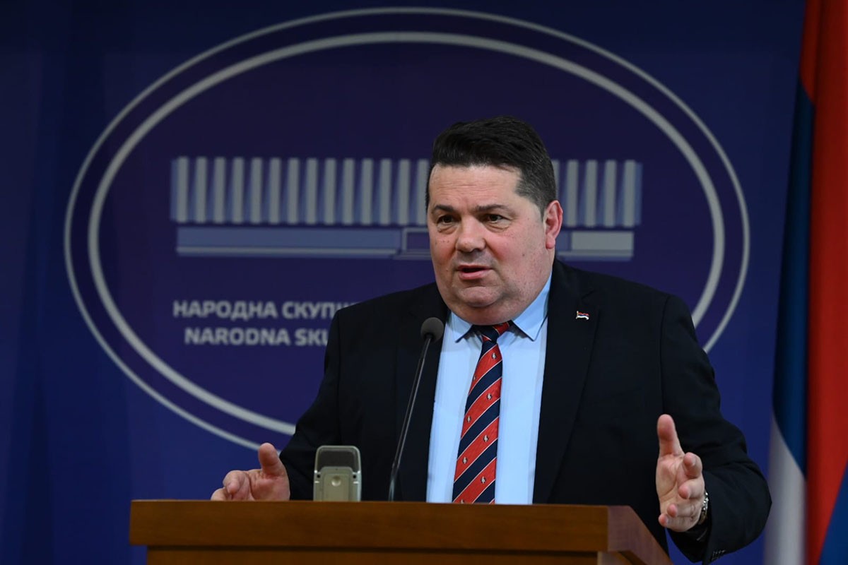 Sve više zahtjeva da o novom ustavu Republike Srpske odluči referendum