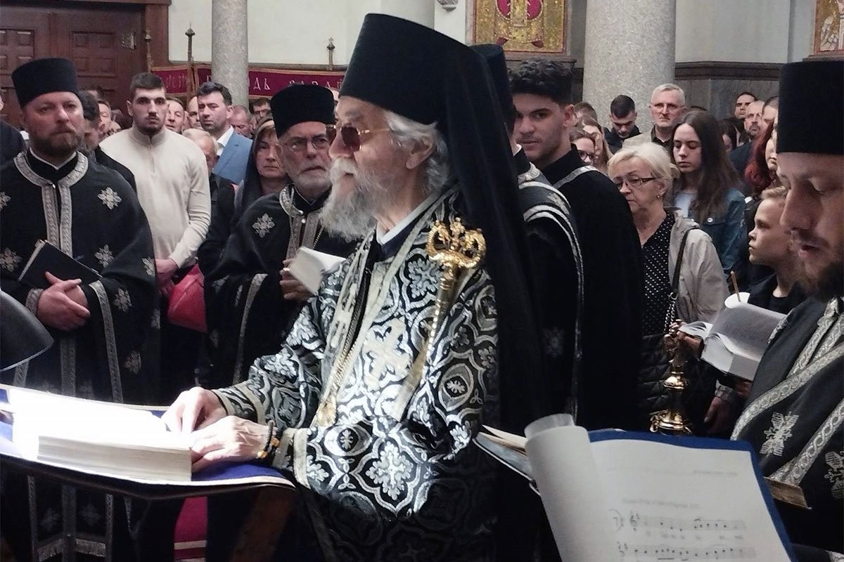 Mitropolit Jefrem u ponoć služio Vaskršnju liturgiju