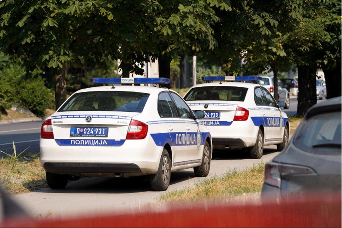 Tinejdžer krao sladoled, pa uhvaćen s drogom