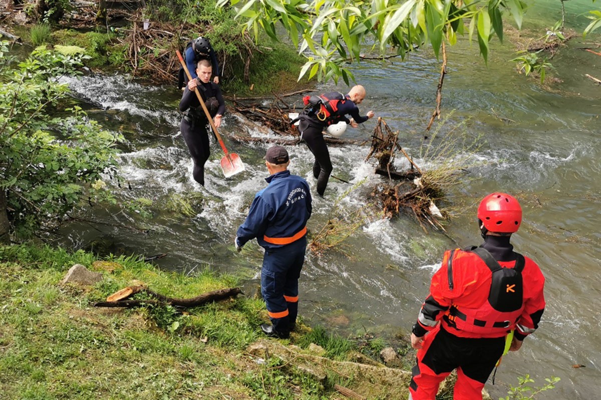 Eko-regata za čistu rijeku Unu