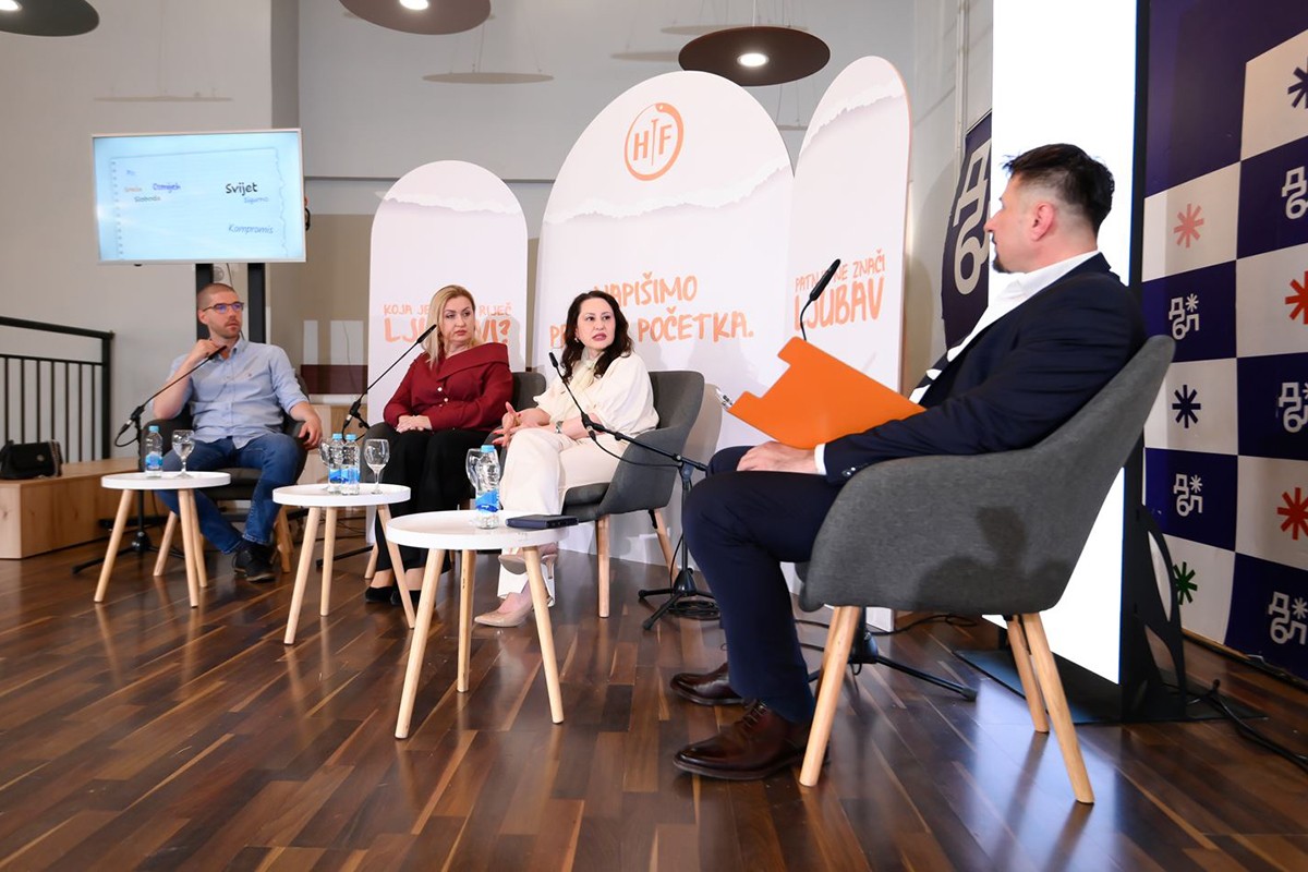 Panel diskusija "Napišimo priču iz početka": Nasilje uglavnom počinje suptilno, a završava ozbiljno