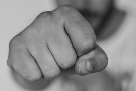 U masovnoj tuči navijača Hajduka i Dinama povrijeđen i policajac