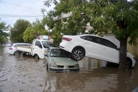 Vatrogasci spasili 15 osoba zaglavljenih u vozilima zbog poplava u ...