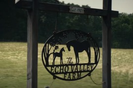 Pogledajte Sidni Svini i Džulijen Mur u trejleru za "Echo Valley" ...