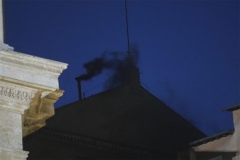 Crni dim izašao iz dimnjaka Sikstinske kapele: Konklava nije izabrala ...